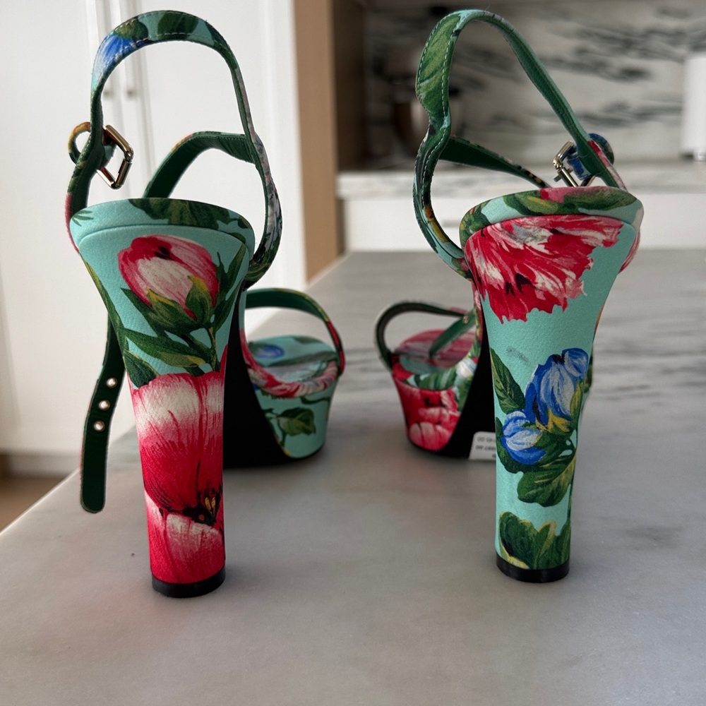 Dolce & Gabbana Floral Multicolor Heels - Picture 11 of 12
